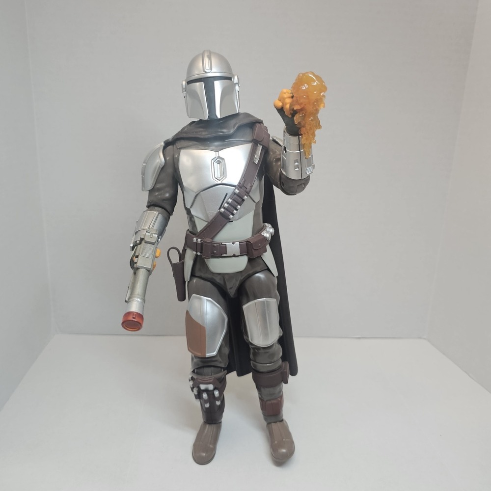 Star Wars The Mandalorian Action Figure‎ Talks and Lights With Sounds 13"